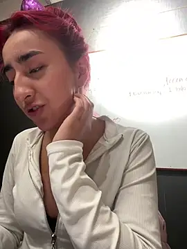 Snapshot of JuliethaDemon_ chatting on October 6, 2025, 2:07 pm JuliethaDemon  online show from October 6, 2025, 2:07 pm