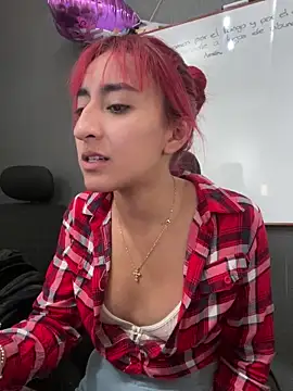 Snapshot of JuliethaDemon_ chatting on January 17, 2026, 1:47 pm JuliethaDemon online show from January 17, 2026, 1:47 pm