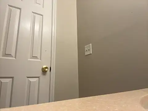 Snapshot of straightguy2233 chatting on October 29, 2025, 12:20 am straightguy2233 online show from October 29, 2025, 12:20 am