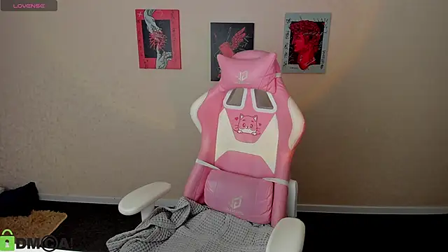 Snapshot of Miche1le_Allenne chatting on September 25, 2025, 12:05 am Miche1le Allenne online show from September 25, 2025, 12:05 am