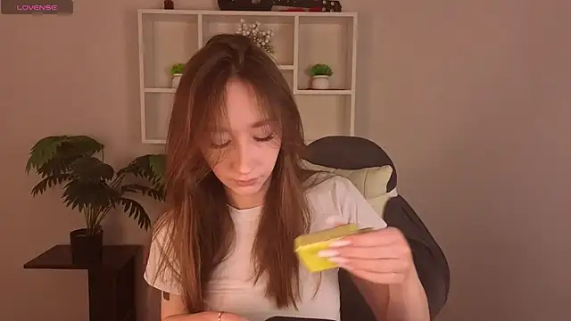 Miche1le Allenne online show from April 2, 2026, 1:02 am