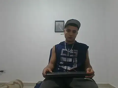 yissus 20  online show from November 6, 2025, 4:38 am