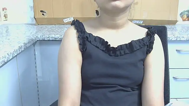 Snapshot of Cute-Bacchi chatting on October 29, 2025, 2:10 am Cute-Bacchi online show from October 29, 2025, 2:10 am