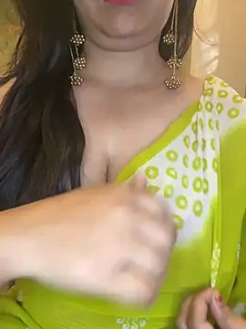 annanya01 online show from April 22, 2026, 3:24 am
