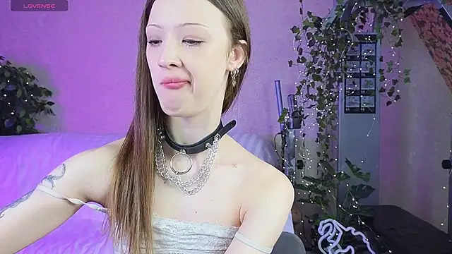 Alice Meoow online show from September 9, 2025, 3:54 pm