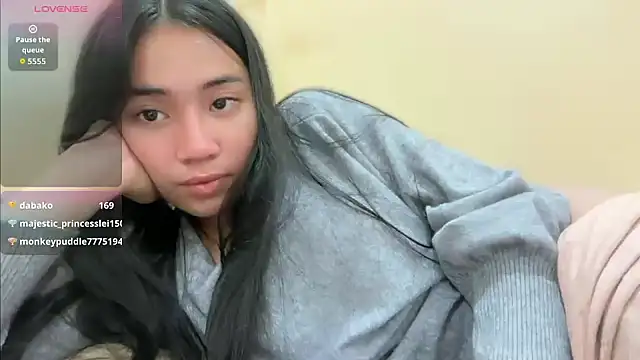 Snapshot of Sweetcummer_laura chatting on April 19, 2026, 4:57 am Sweetcummer laura online show from April 19, 2026, 4:57 am