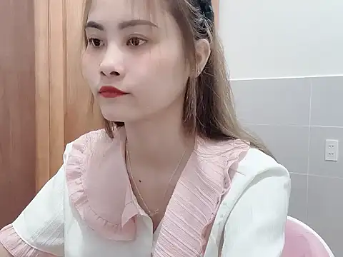 Truclynk1702 online show from October 6, 2025, 3:02 pm