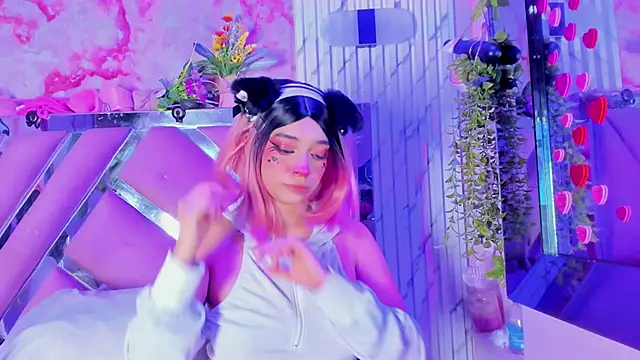 Akane Hikari  online show from April 10, 2026, 2:40 am