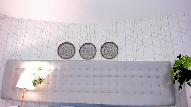 MiaCoopper online show from September 12, 2025, 7:57 pm