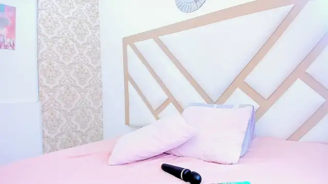 Snapshot of Amber-Sweett chatting on October 8, 2025, 8:09 pm Amber-Sweett online show from October 8, 2025, 8:09 pm