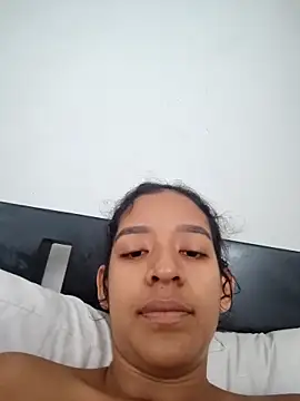 Amber-Sweett online show from November 6, 2025, 3:05 pm