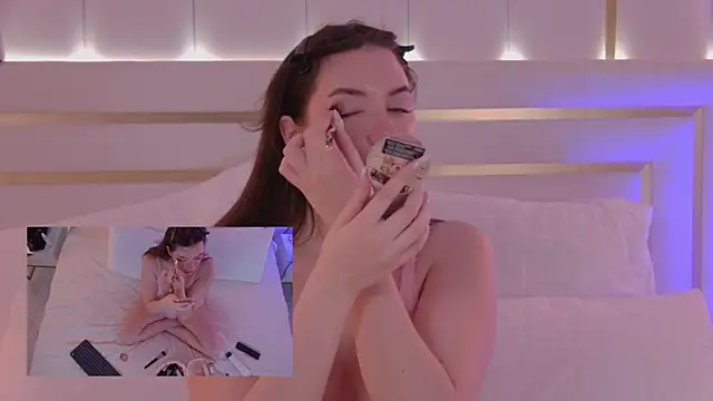 MeganStrain online show from September 30, 2025, 3:45 am