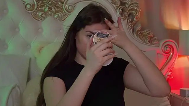 MeganStrain online show from February 10, 2026, 3:27 am