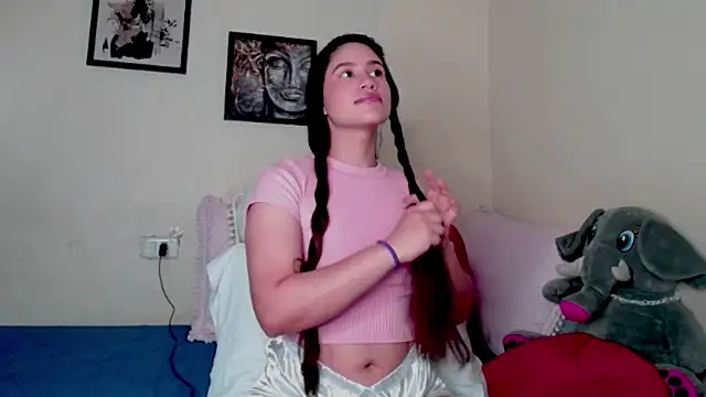 Snapshot of AmyRoux21 chatting on September 12, 2025, 10:48 am AmyRoux21 online show from September 12, 2025, 10:48 am