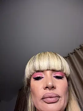 Snapshot of BOO_D chatting on November 12, 2025, 7:29 pm BOO D online show from November 12, 2025, 7:29 pm