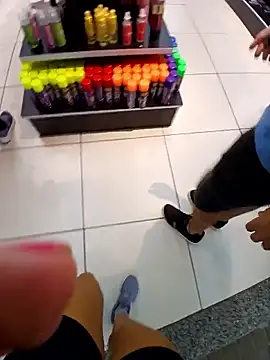 cicinha3657 online show from April 6, 2026, 4:52 pm