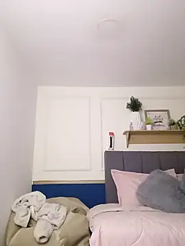LilyCutee  online show from September 12, 2025, 6:51 pm