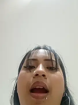 LilyCutee  online show from September 13, 2025, 7:14 pm