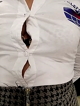 Snapshot of PAULA20- chatting on February 2, 2026, 6:40 pm PAULA20- online show from February 2, 2026, 6:40 pm