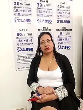 Snapshot of PAULA20- chatting on February 14, 2026, 1:33 pm PAULA20- online show from February 14, 2026, 1:33 pm