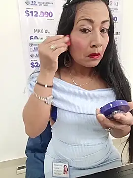 Snapshot of PAULA20- chatting on November 29, 2025, 12:16 pm PAULA20- online show from November 29, 2025, 12:16 pm