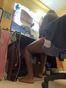 femboyslqueen online show from October 27, 2025, 6:03 am