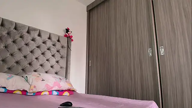 dreamsussi online show from November 15, 2025, 4:11 pm