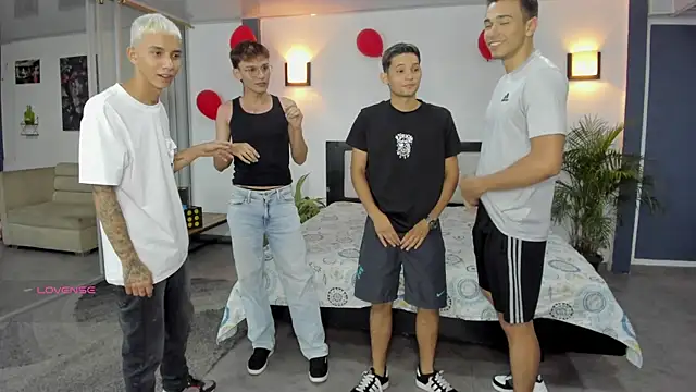 Bisexlifehot   online show from September 24, 2025, 11:10 pm