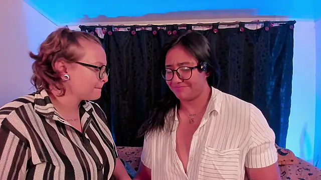 CrazyCakes  online show from May 18, 2026, 2:23 am
