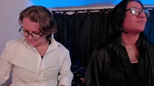 CrazyCakes  online show from April 8, 2026, 2:02 am