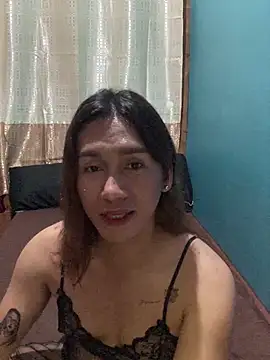 Snapshot of pretty_TRANSjona chatting on October 24, 2025, 5:28 am pretty TRANSjona online show from October 24, 2025, 5:28 am