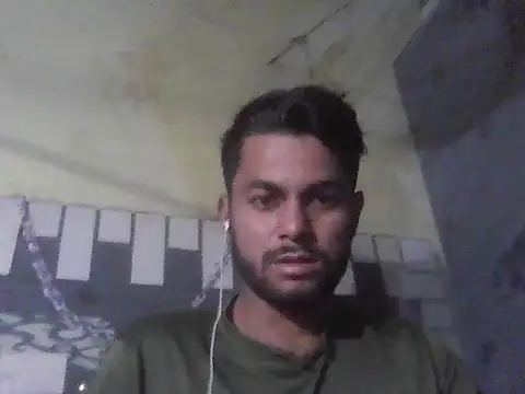 ursdreamperson online show from November 10, 2025, 1:10 am