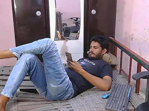 krishjaat43 online show from April 12, 2026, 3:48 pm