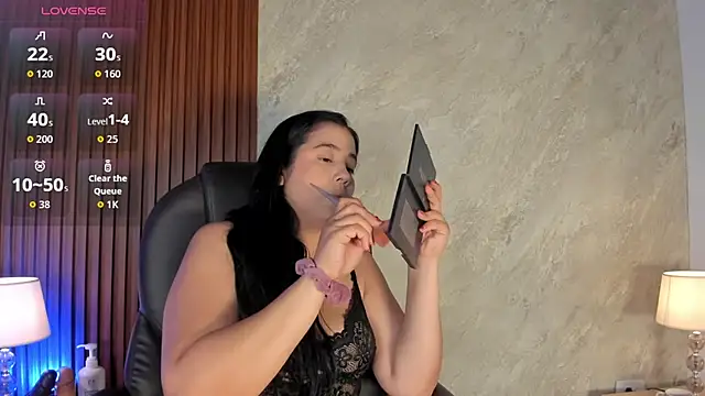 Snapshot of _Cris_Spicy_ chatting on October 18, 2025, 5:37 pm  Cris Spicy  online show from October 18, 2025, 5:37 pm