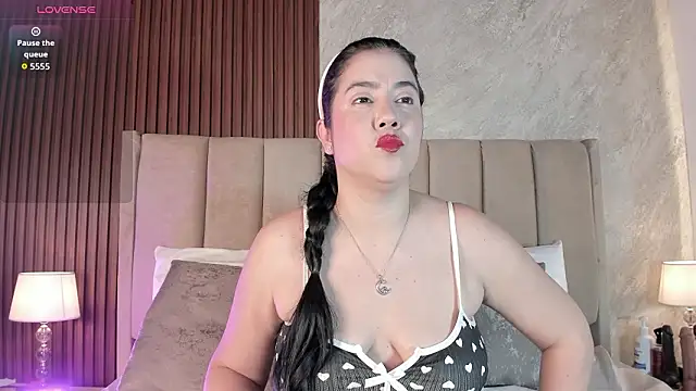  Cris Spicy  online show from March 18, 2026, 7:37 pm