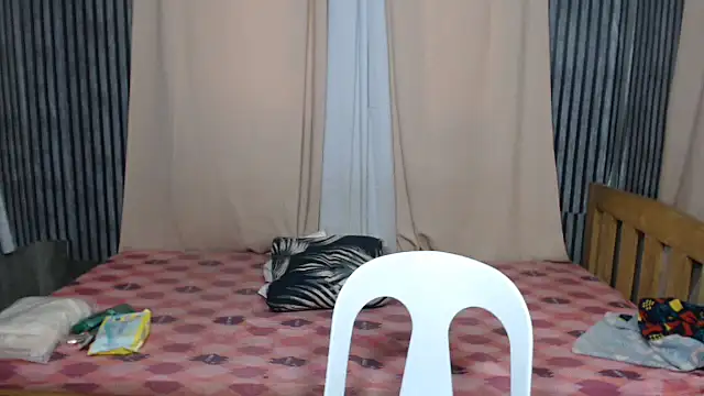 Snapshot of joanpetite chatting on October 12, 2025, 1:51 am joanpetite online show from October 12, 2025, 1:51 am