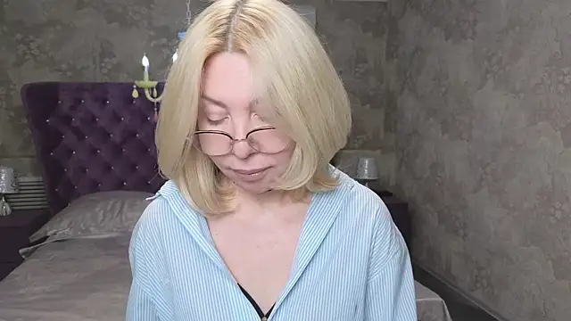 Wendy Waves online show from April 9, 2026, 11:49 am