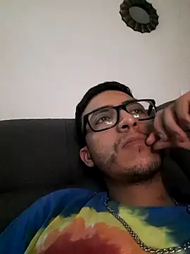 Jaleale33 online show from April 21, 2026, 6:09 am