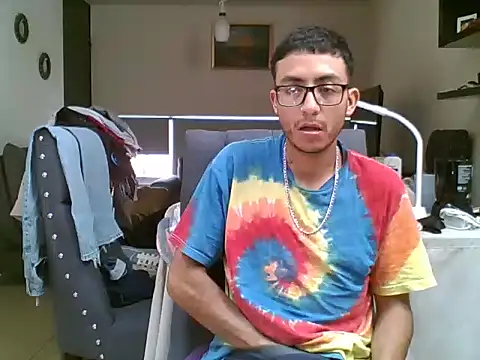 Jaleale33 online show from April 21, 2026, 6:25 pm