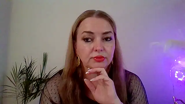 Snapshot of Eshavira chatting on September 20, 2025, 1:43 am Eshavira online show from September 20, 2025, 1:43 am