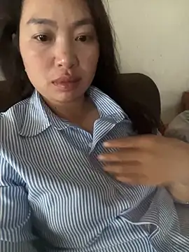 Snapshot of Nhung584 chatting on October 31, 2025, 8:22 am Nhung584 online show from October 31, 2025, 8:22 am