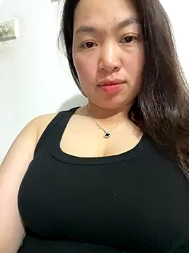 Snapshot of Nhung584 chatting on September 15, 2025, 1:44 pm Nhung584 online show from September 15, 2025, 1:44 pm