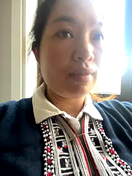 Snapshot of Nhung584 chatting on September 17, 2025, 5:20 am Nhung584 online show from September 17, 2025, 5:20 am