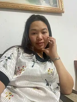 Snapshot of Nhung584 chatting on October 17, 2025, 11:56 am Nhung584 online show from October 17, 2025, 11:56 am