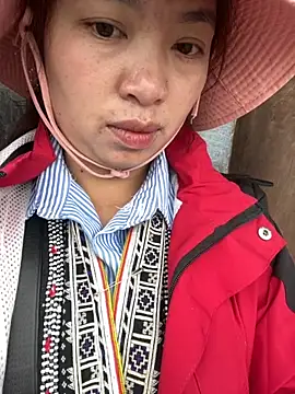 Snapshot of Nhung584 chatting on October 14, 2025, 4:24 am Nhung584 online show from October 14, 2025, 4:24 am