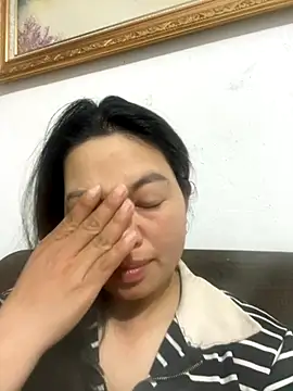 Nhung584 online show from November 1, 2025, 1:38 pm