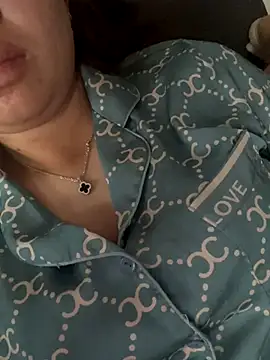 Snapshot of Nhung584 chatting on September 13, 2025, 11:38 pm Nhung584 online show from September 13, 2025, 11:38 pm