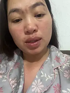 Snapshot of Nhung584 chatting on October 22, 2025, 12:37 pm Nhung584 online show from October 22, 2025, 12:37 pm