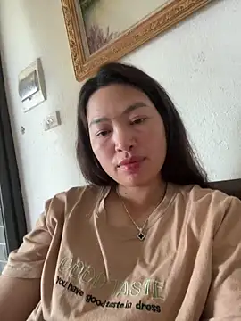 Snapshot of Nhung584 chatting on September 22, 2025, 2:17 am Nhung584 online show from September 22, 2025, 2:17 am