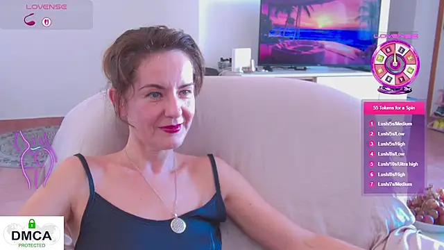 Snapshot of Witch_in_Silk chatting on September 20, 2025, 2:00 pm Witch in Silk online show from September 20, 2025, 2:00 pm